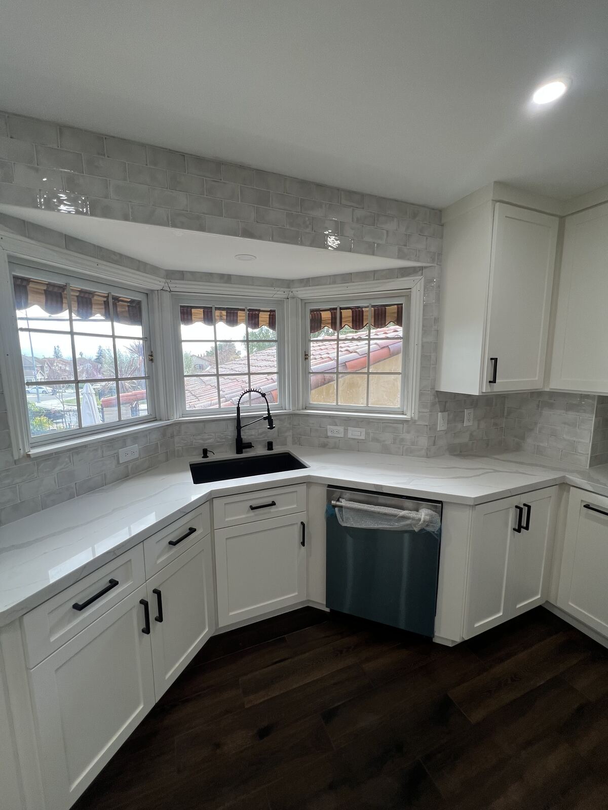 Finished white shaker cabinet kitchen